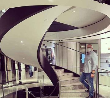 طراحی پله در نمایندگی امپریو آرمانی فرشته