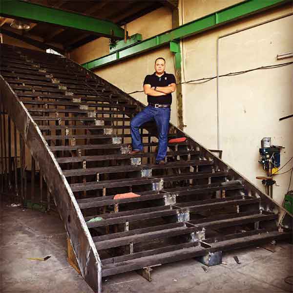 اجرای پله در پارک اب و اتش